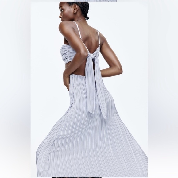 NWT ZARA Cutout Pleated Midi Dress Size XS Blogger Favorite - Picture 2 of 7